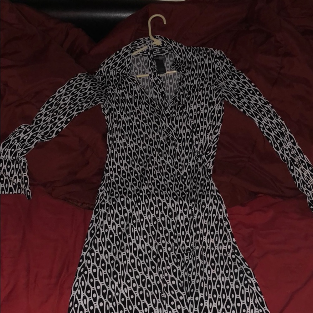 Long sleeve black n white dress